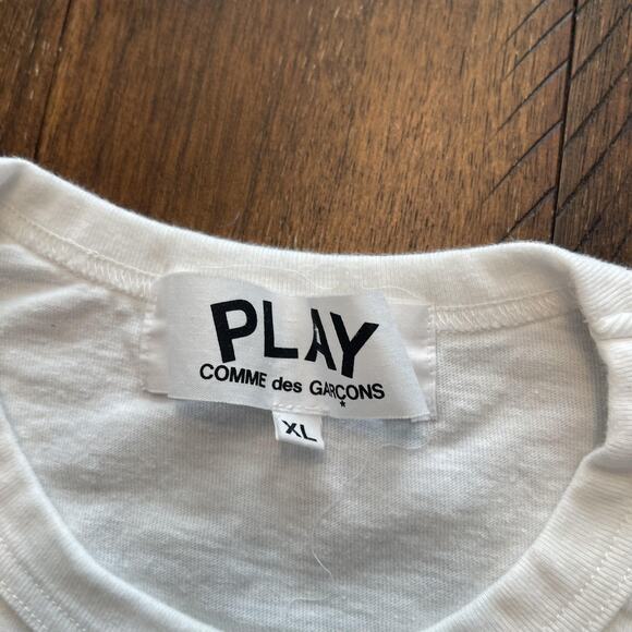 Comme des Garçons PLAY Shirt Mens XL White Black Heart Patch AZ-T064 Crewneck - Picture 5 of 9